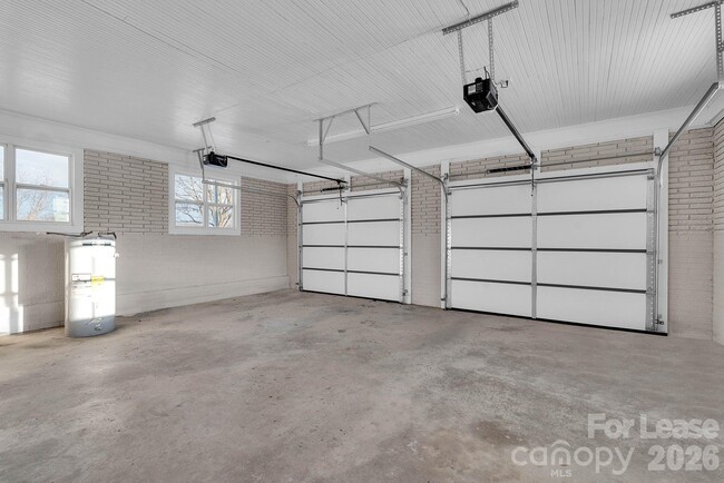 Building Photo - 2765 Long Cir