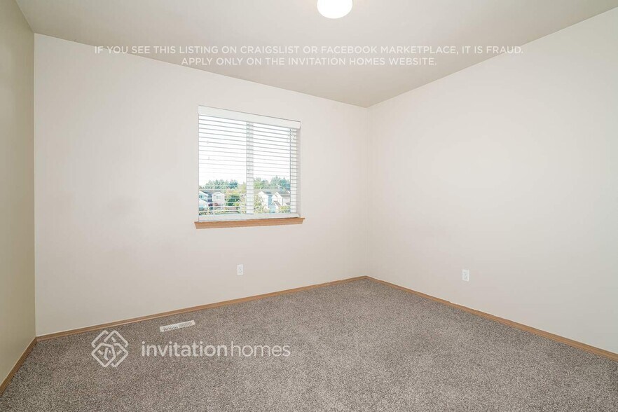 Building Photo - 9006 174 St Ct E