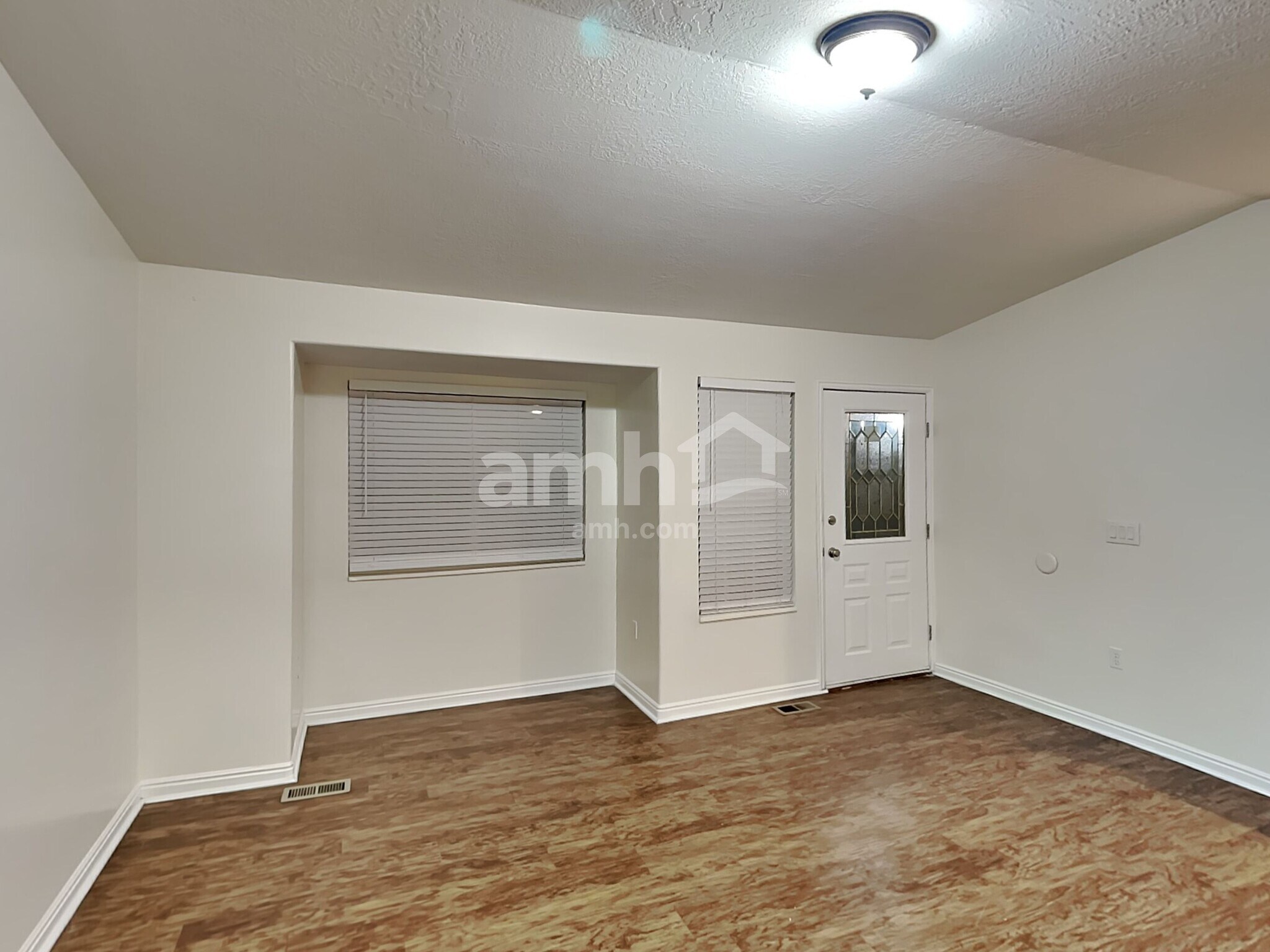 Building Photo - 1074 E 3250 N