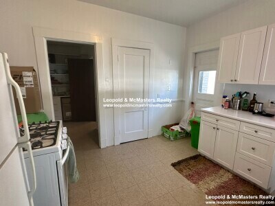 Building Photo - 18 Medfield St