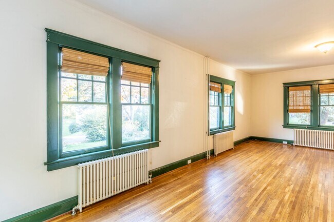 Building Photo - 213 Todd Ave