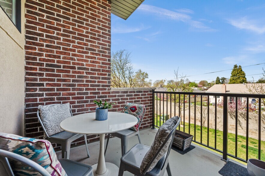 Upstair Patio - 1421 E Komenda Way