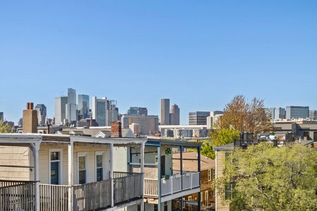 Building Photo - 508 E 3rd St