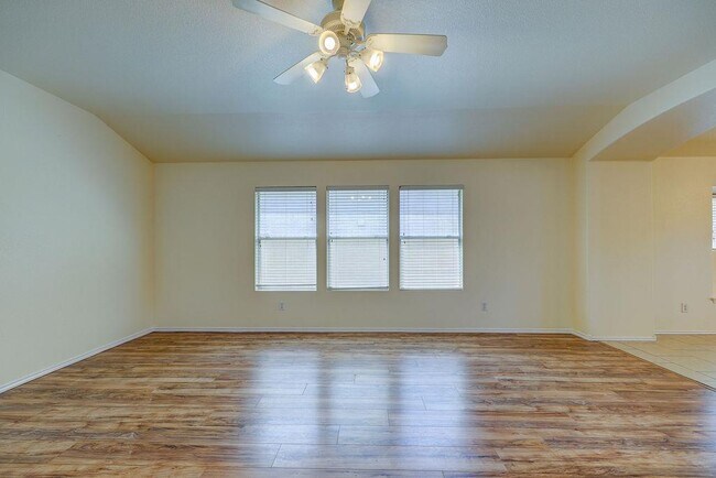 Building Photo - 129 Dove Song Dr