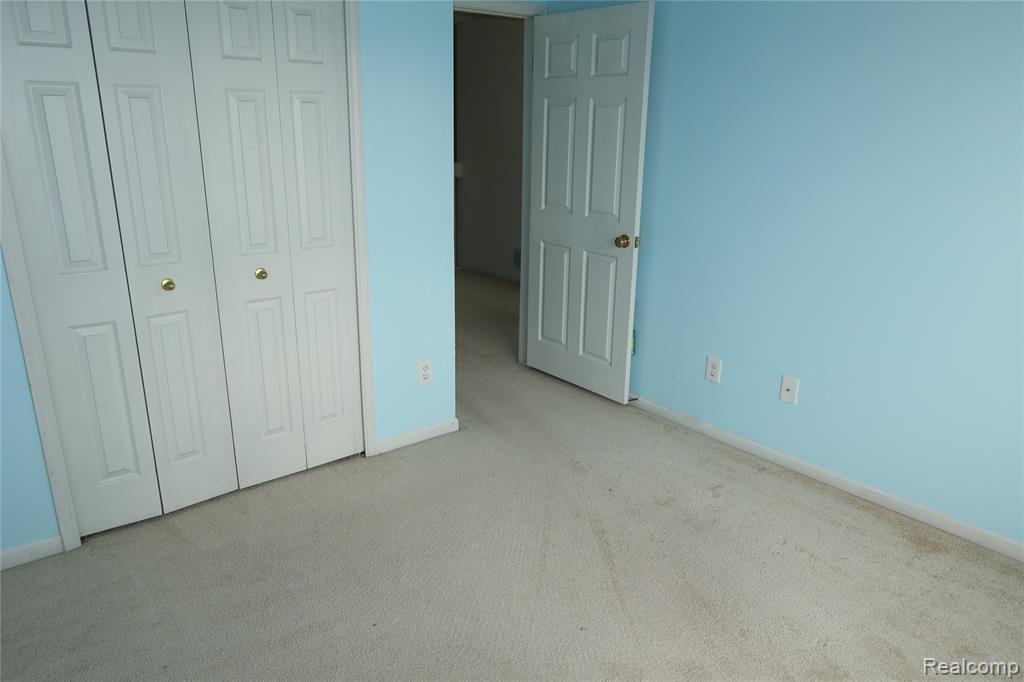 Building Photo - 1956 Campau Farms Cir