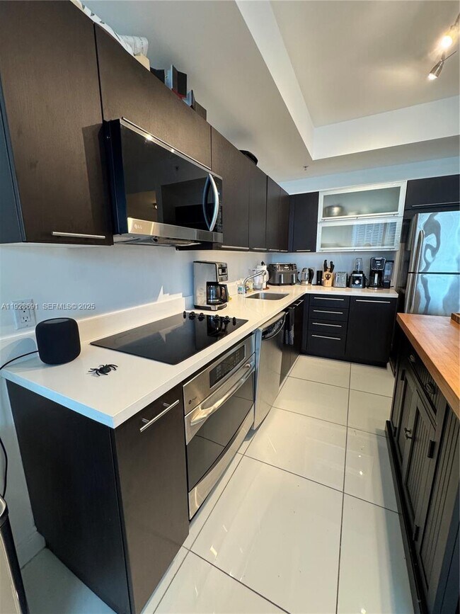 Building Photo - 90 SW 3rd St