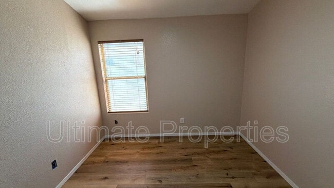 Building Photo - 9856 W Salter Dr