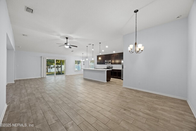 Building Photo - 2772 Bluff Estate Way