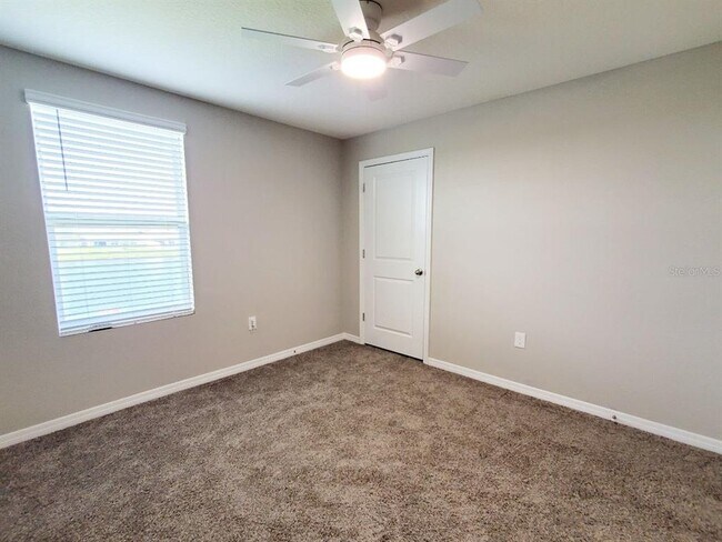 Building Photo - 1014 Golden Shiner Ave
