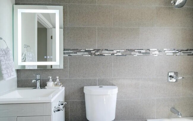 Building Photo - 4410 16th St NE