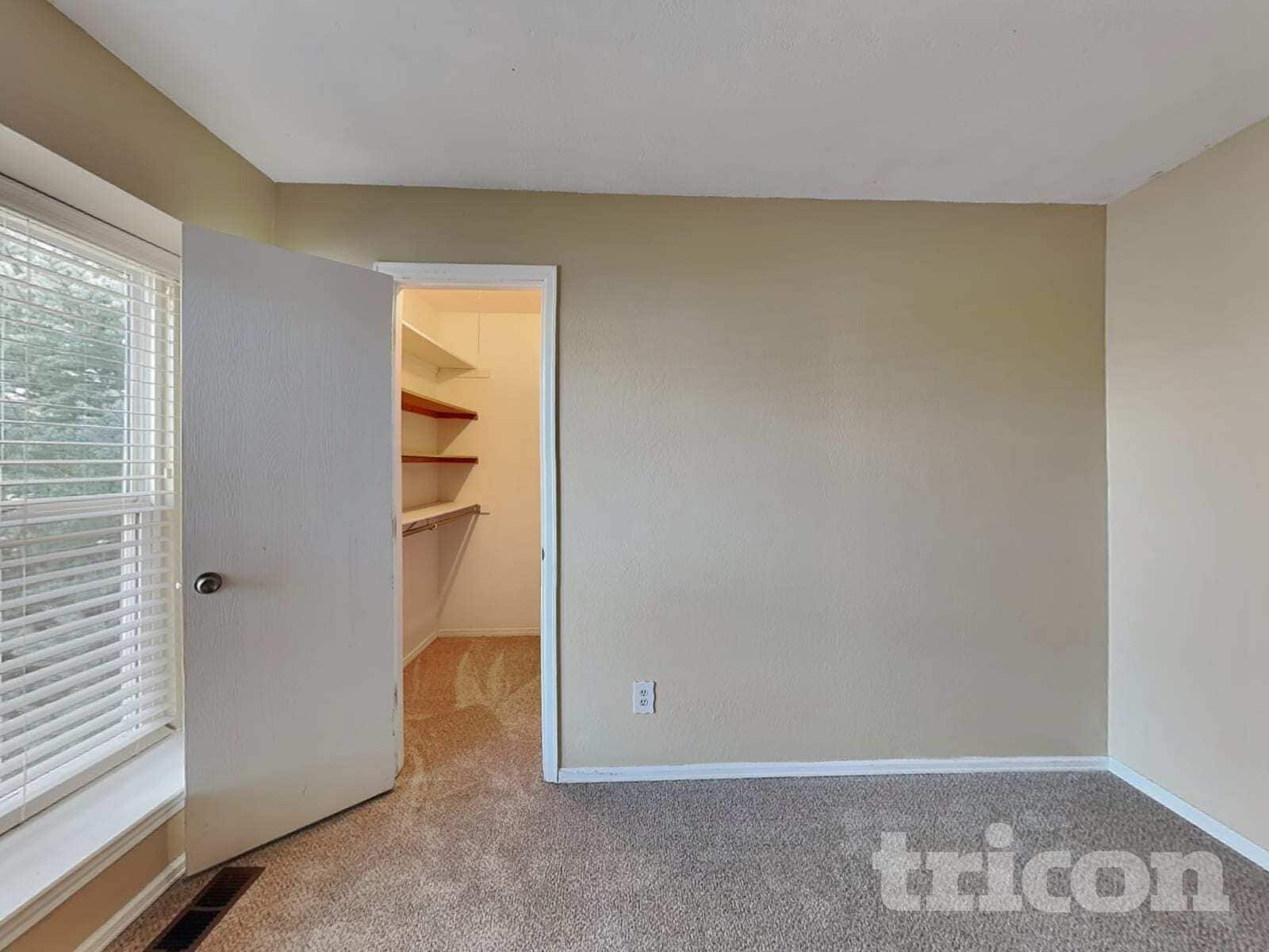 Building Photo - 5772 S Netherland St