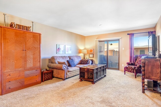 Building Photo - Beautifully Furnished One Bedroom Condo near Hospital Available Now!