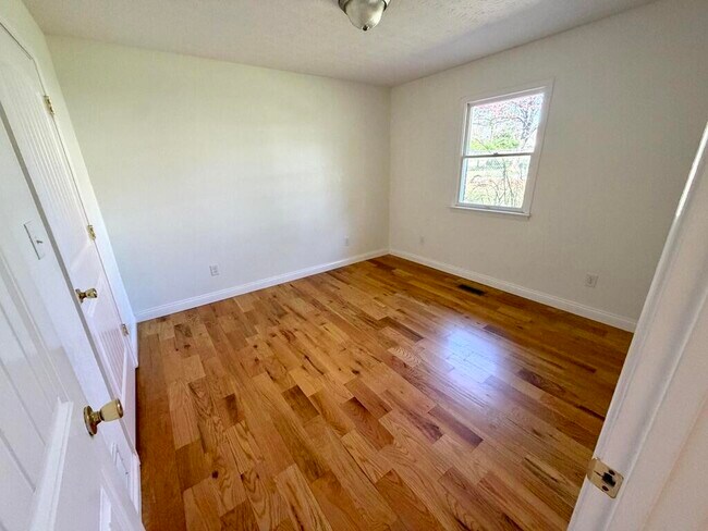 Building Photo - 115 Beecher St