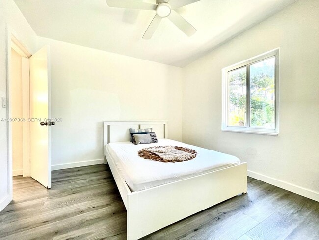 Building Photo - 401 NE 14th Ave