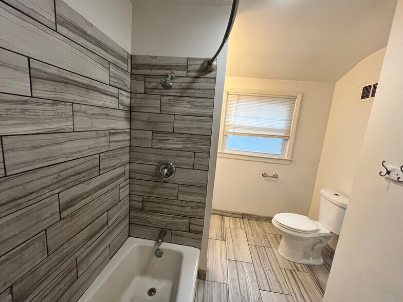 Building Photo - 3937 N 98th St