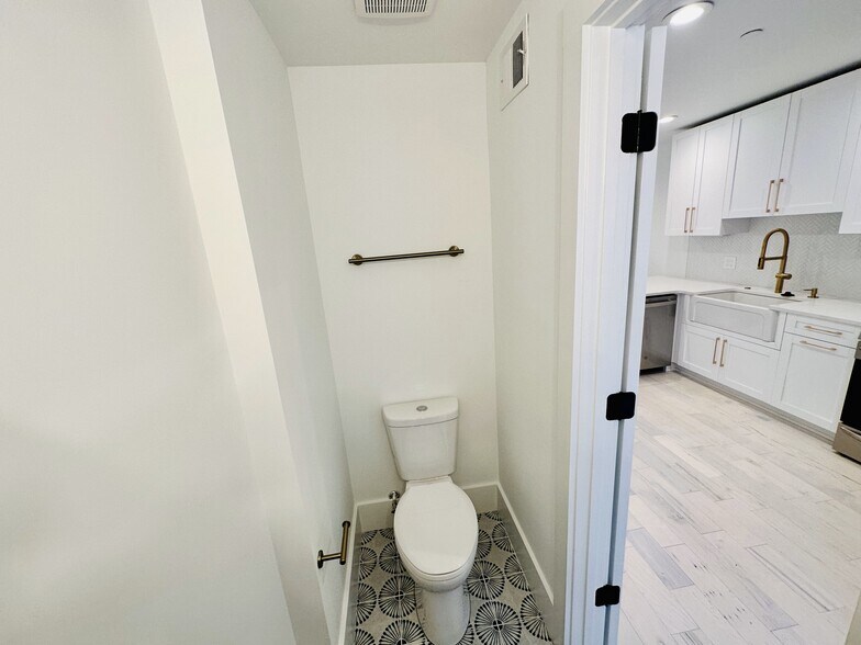 Building Photo - 1314 1/2 5th St NW