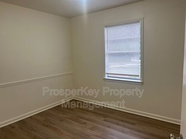 Building Photo - 453 Pecan Tree Ct