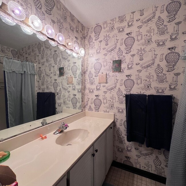 Building Photo - 306 Thomas Jefferson Dr