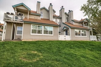 Building Photo - Two bedrooms near Chatfield Reservoir!