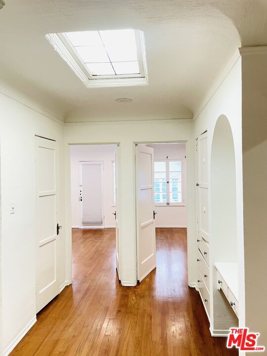 Building Photo - 203 N Doheny Dr