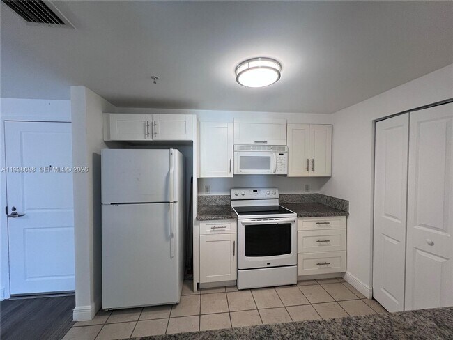 Building Photo - 1250 S Miami Ave