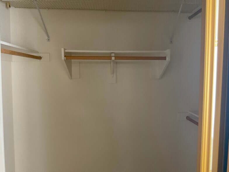 Building Photo - 4307 E South Fork Dr