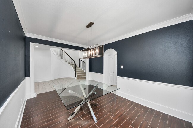 Building Photo - 2614 Orleans Way