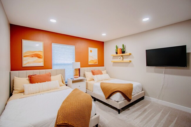 Building Photo - Modern 3 Bd, 2.5 Bth, Remodeled Open Floor plan Chef's Kitchen