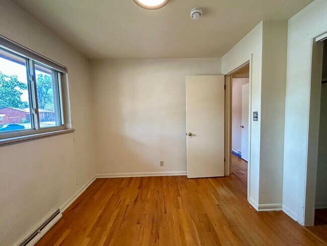 Building Photo - 3505 Eastman Ave