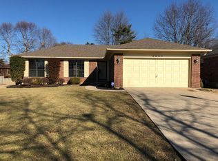 Building Photo - Beautifully Renovated 3 Bedroom 2 Bath Hou...