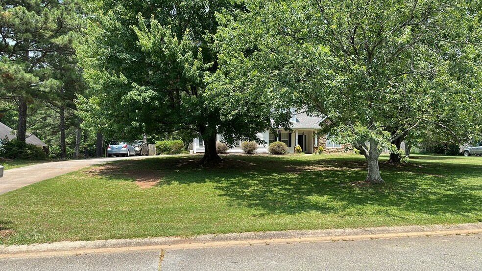 Building Photo - 145 Candlewood Dr