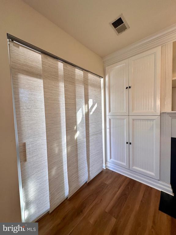 Building Photo - 21354 Shady Wood Terrace