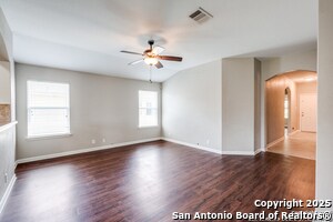 Building Photo - 736 Guna Dr
