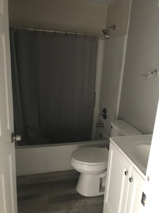 Building Photo - Coming Soon! Three Bedroom Townhome!!