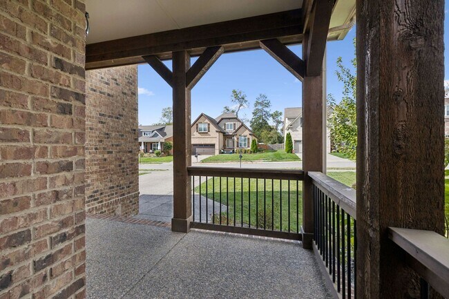 Building Photo - Welcome home to this beautifully maintaine...