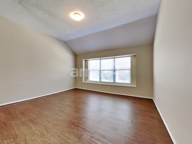 Building Photo - 1307 Rabbit Rdg