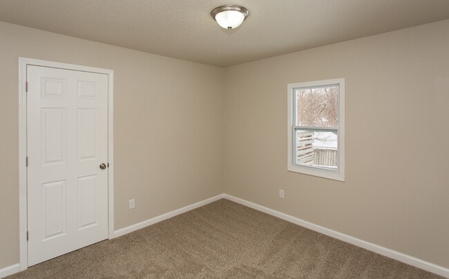 Building Photo - Beautiful 3 Bedroom 1 Bath Home - Pyramid ...