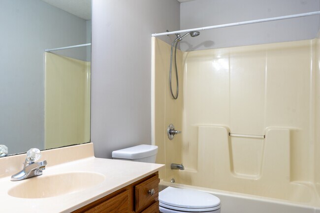 Building Photo - 4520 Ventura Dr