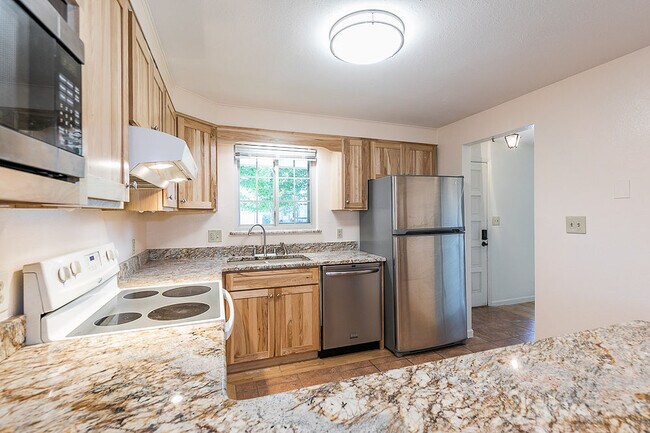 Building Photo - 7420 Webster St