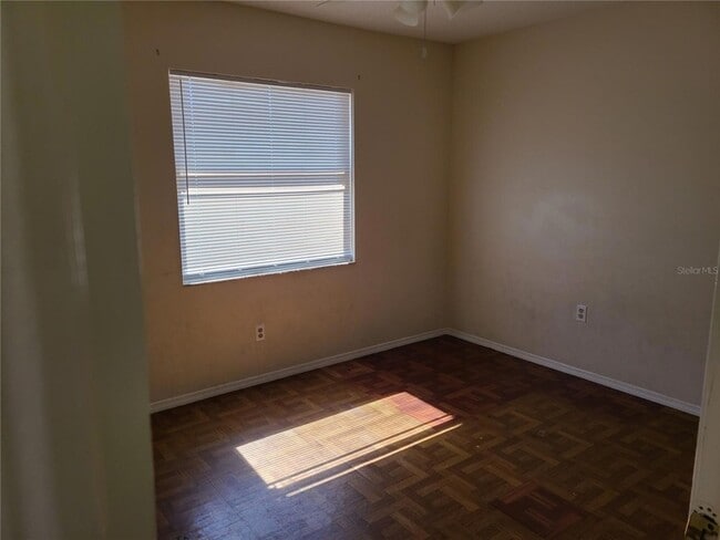 Building Photo - 1307 54th Ave E