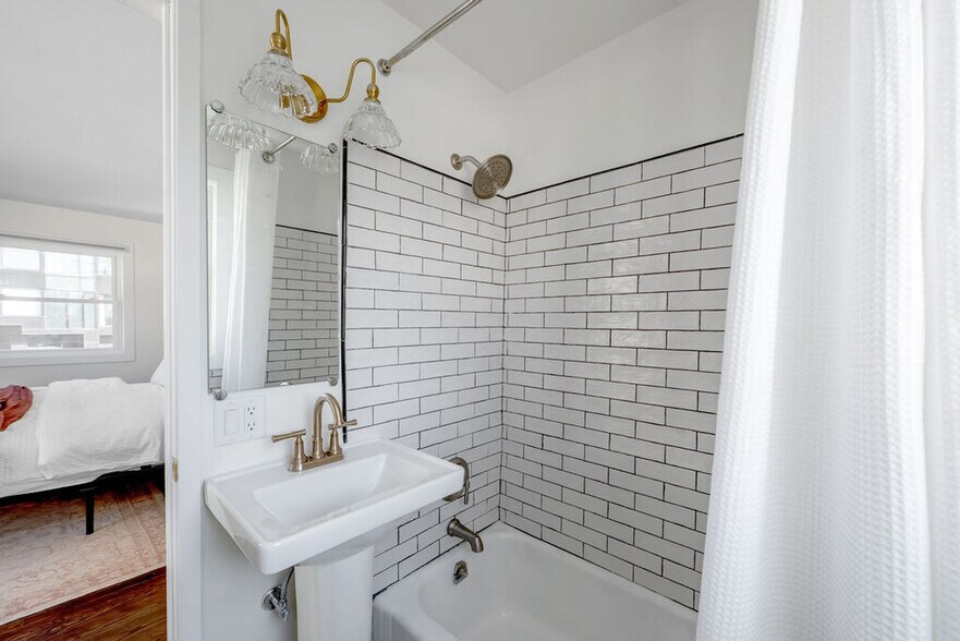 Building Photo - 179 W Wilson St