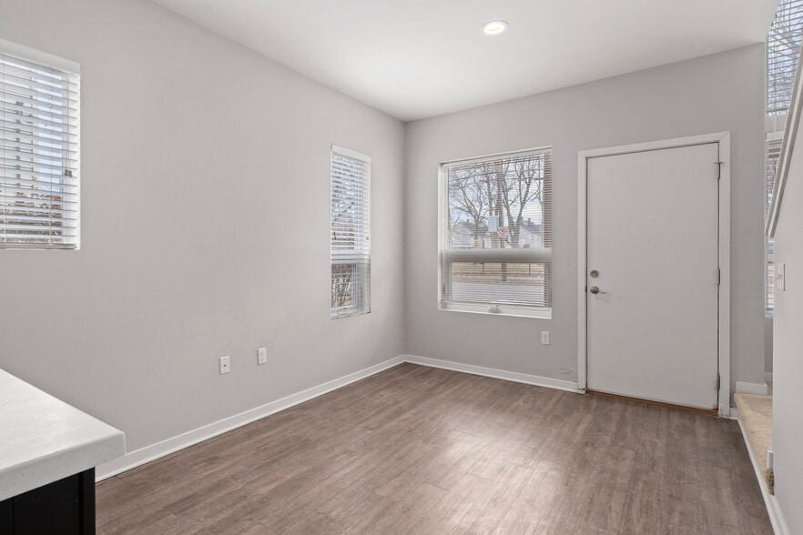 Building Photo - 600 Douglas St NW