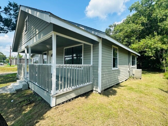 Building Photo - 4924 Dr L D Chapman St