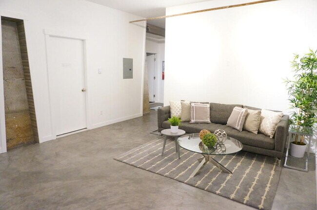 Building Photo - Madison View - 1 bedroom