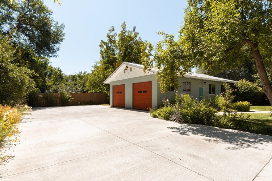 Building Photo - 4403 W Alpine St