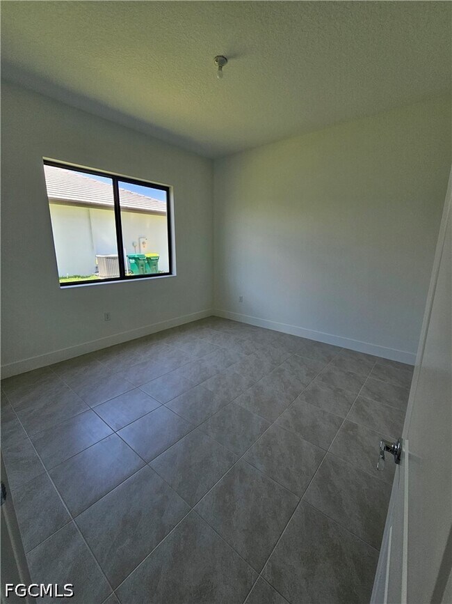 Building Photo - 5166 Julienne Rd