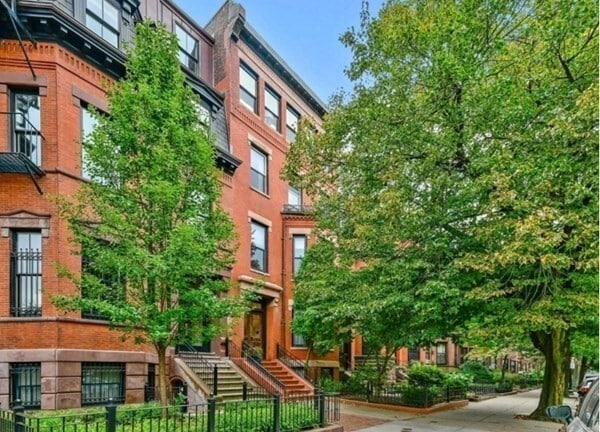 Building Photo - 450 Beacon St