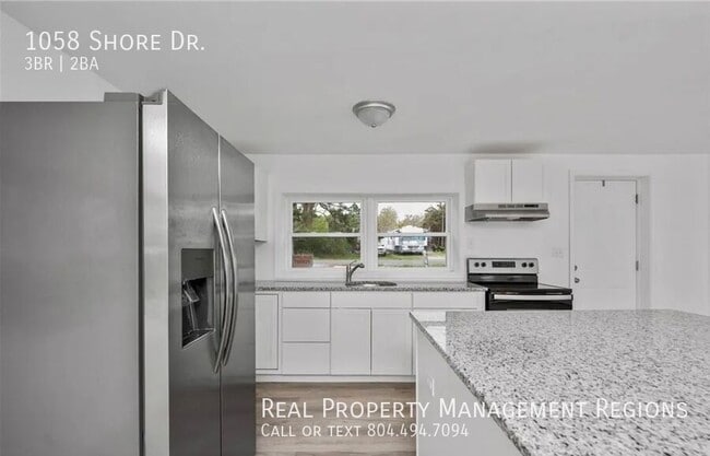 Building Photo - 1058 Shore Dr