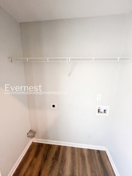 Building Photo - 206 Dove Pl