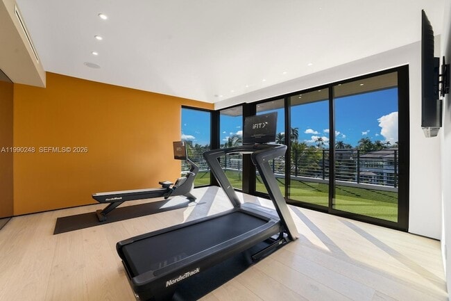 Building Photo - 641 Flamingo Dr